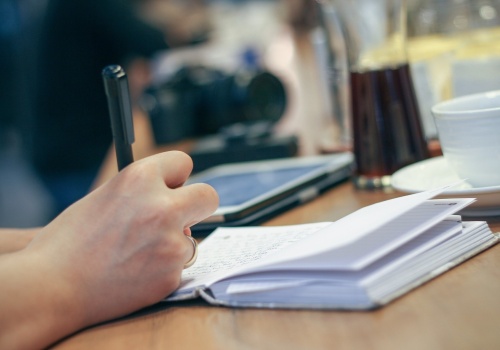 Katalog firmowy jako narzędzie wizerunkowe – dlaczego warto w niego inwestować?