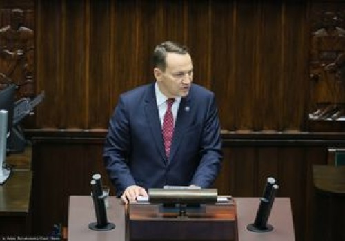 Sejm poparł Sikorskiego. Mówił o 