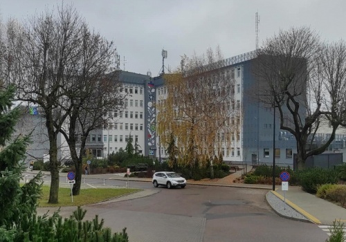 Już nie wstrzymanie, jednak wciąż ograniczenie. Restrykcje dot. odwiedzin w Kociewskim Centrum Zdrowia