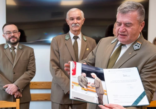 Zmiana nadleśniczego w Nadleśnictwie Siedlce. Jerzy Osiak po 40 latach pracy odszedł na emeryturę (zdjęcia+film)