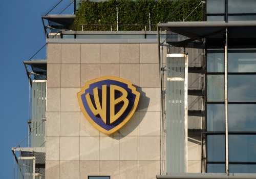 Walka o kupno Warner Bros. Paramount podnosi ofertę, Netflix rezygnuje