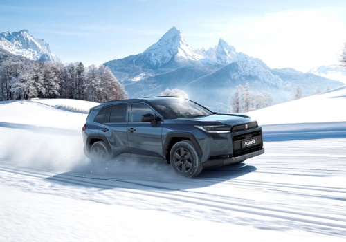 Suzuki po cichu odpala petardę! Nowy Across ma wszystko, żeby zostawić hybrydową konkurencję w tyle