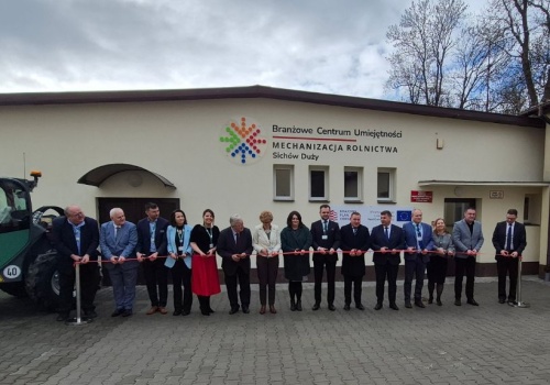 Wkrótce darmowe szkolenia z obsługi dronów i innych maszyn rolniczych premium w BCU