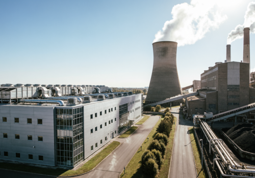 Koniec taniego prądu dla AI? Trump zmusi gigantów do budowy elektrowni