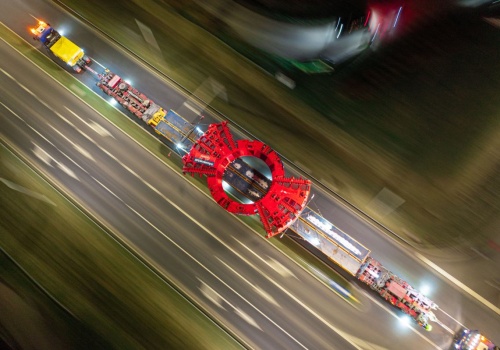 Tajemnicze konwoje jeżdżą między Polską a Ukrainą głównie w nocy. To transporty nienormatywne