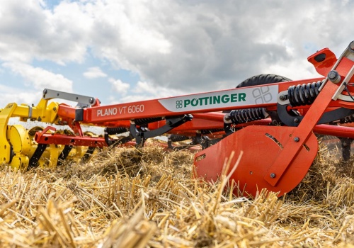 Pöttinger Plano: nowy wymiar płytkiej uprawy gleby (3–15 cm) i skuteczna walka z chwastami