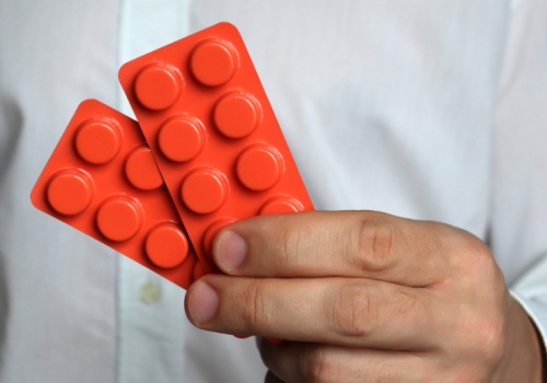 Uderza prosto w wątrobę. Polacy wydają krocie, nie znając konsekwencji