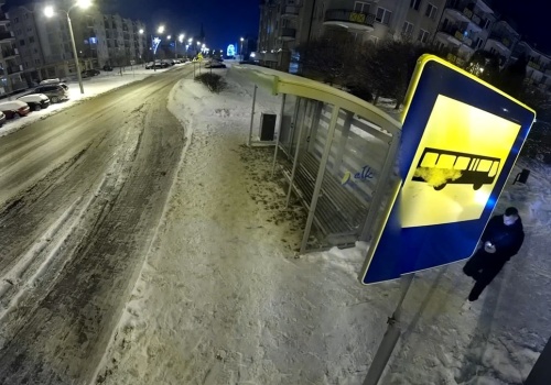 Nocny fighter pomylił ring z przystankiem? Teraz jego wyczyny są w internecie