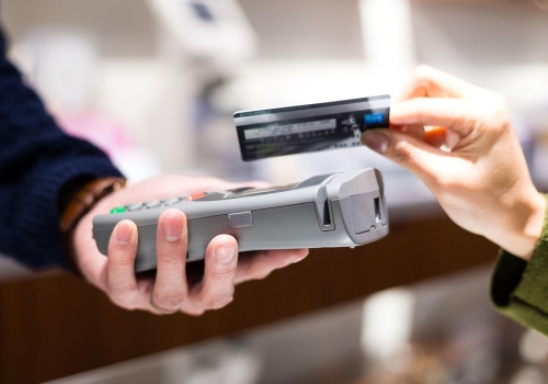 Masz tylko telefon? To wystarczy. Hotele nie będą już kręcić nosem na brak karty