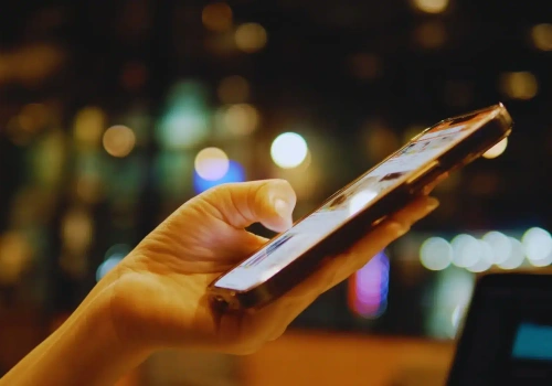 Troska o obywateli czy celowe drażnienie USA? Zakaz na social media coraz bliżej