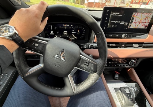 W terenie lepszy od Omody 9, a teraz także od niej tańszy. Rodzinny SUV Mitsubishi potaniał o 50 tys. zł