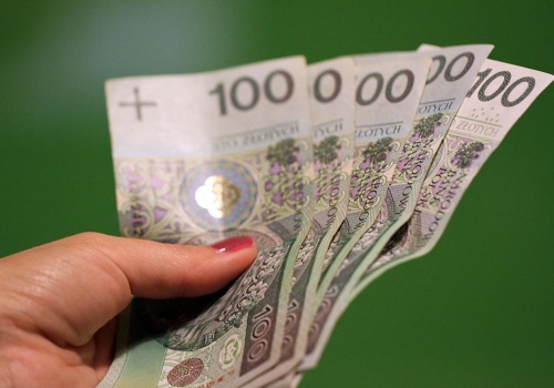 Zielona Góra. Mówili, że sprawdzają rury. Z mieszkania ukradli 150 tys. zł