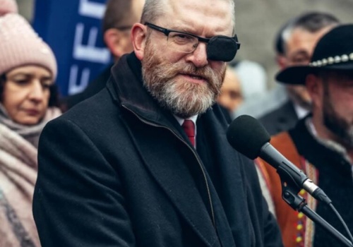 CZYM ZASTĄPIĆ DEMOKRACJĘ?