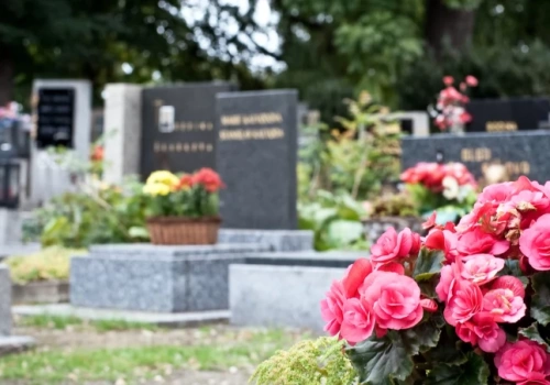 W marcu znacznie podrożeją opłaty za groby we Wrocławiu