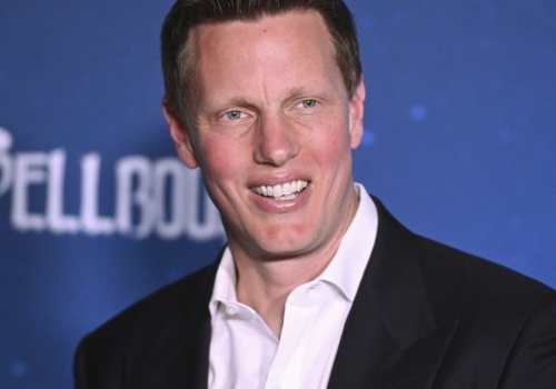 Syn miliardera wygrał batalię o właściciela TVN. Kim jest?