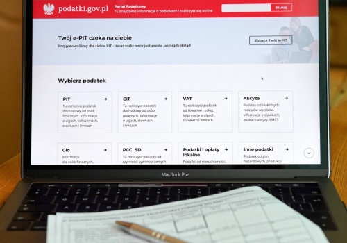 Jak rozliczyć PIT przez internet? Sprawdź, jak złożyć PIT-37 bez wizyty w urzędzie krok po kroku