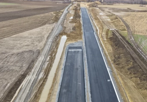 Na nowej drodze ekspresowej do Wrocławia już leją asfalt