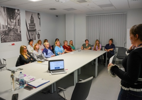 Personel uczy się empatii. Bo rozmowy z pacjentami onkologicznymi to wyzwanie