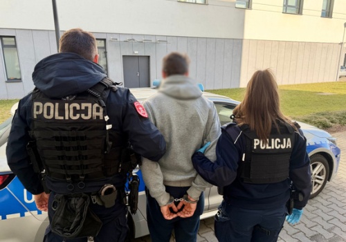 Areszt za rozbój! Awanturował się przed sklepem monopolowym.