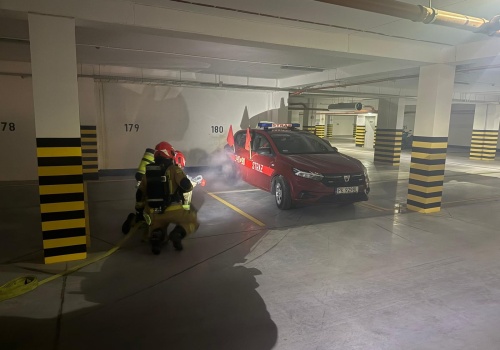 Pożar elektryka w garażu podziemnym w kaliszu. Tak ćwiczyli strażacy