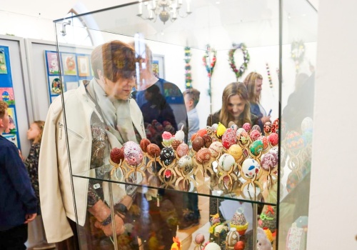 Rodzinne warsztaty zdobienia jajek wielkanocnych w Muzeum w Raciborzu