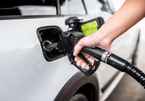 Izrael vs. Iran. Kierowcy boją się skoku cen paliw. Eksperci komentują