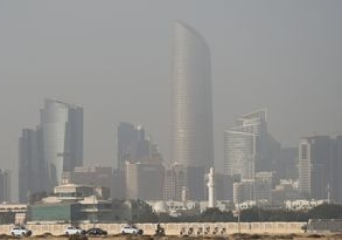 Odłamki irańskiej rakiety spadły na obszar mieszkalny. Tragedia w Abu Zabi