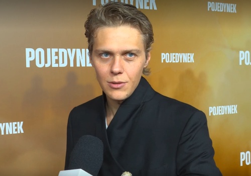 Jakub Gierszał zagrał u boku Bogusława Lindy. 