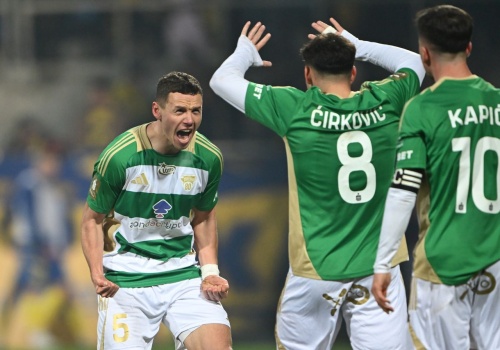 Męska rozmowa w szatni Lechii. 