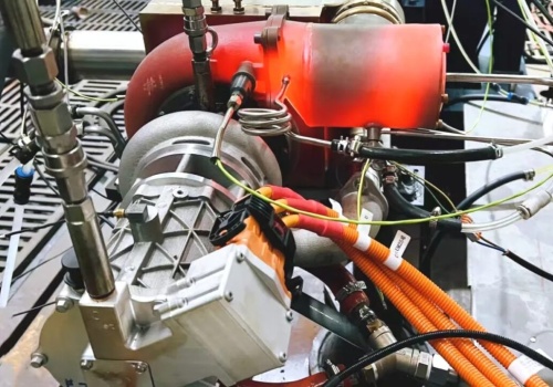 Spółka-córka chińskiego Changana wynalazła silnik turbospalinowy. Demontowalny, do ładowania elektryków podczas jazdy