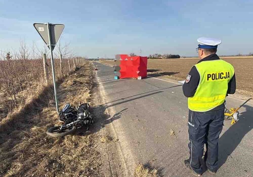 Śmiertelny wypadek w Podkornatach. Nie żyje motocyklista