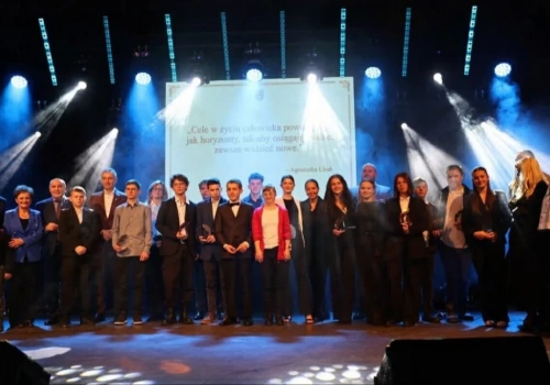 Młodzi z pasją i wynikami. Najlepsi uczniowie nagrodzeni