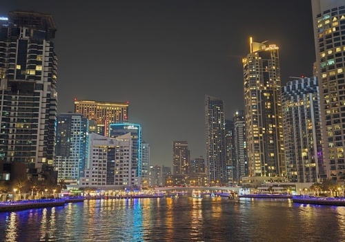 Atak rakietowy na Dubaj. Eksplozja w luksusowym hotelu