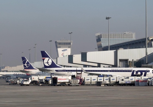 Ważny komunikat dla pasażerów. LOT zawiesił czasowo loty w tych kierunkach