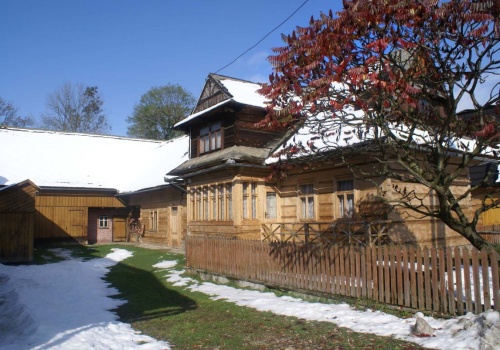 Jak z innej epoki. Sztuczna inteligencja wskazała najpiękniejszą wieś. Perła polskich gór