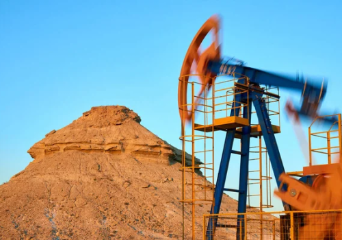 Zakłócenia w morskich dostawach ropy i globalna recesja wśród możliwych następstw ataku na Iran