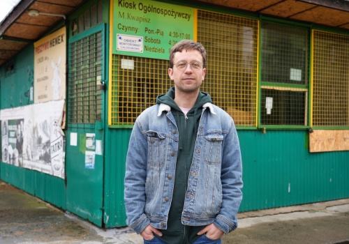 Handel i kultura pod jednym dachem. Nowa odsłona kiosku na Sarnim Stoku