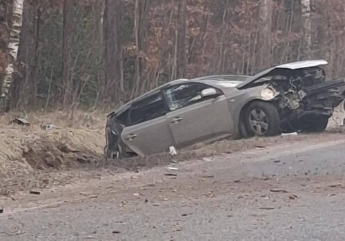 Samochód zjechał do rowu, trzy osoby ranne