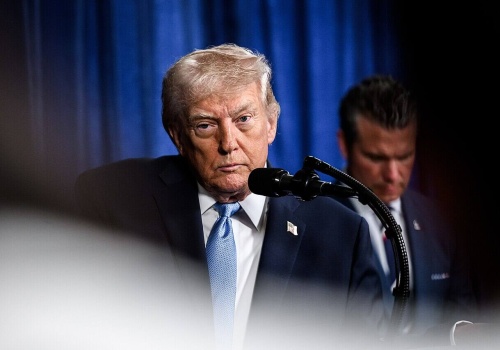 Trump nagle napisał to w środku nocy, WIELKIMI LITERAMI