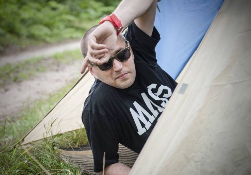 Wuwunio wspomina, jak wypchał cały sklepowy wózek ubraniami marki Mass