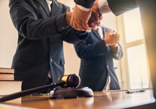 Niezbędnik przedsiębiorcy: spory budowlane z ugodami * oprocentowanie nadpłaty podatku * odliczenie VAT z faktur poza KSeF * KSeF a przesunięcia towarów * PIT od dzieła * zmiany w portalu eZUS