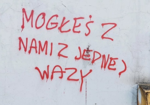 Państwo idzie na wojnę z graffiti. Chcą usuwać wrzuty z prywatnych budynków bez zgody właścicieli