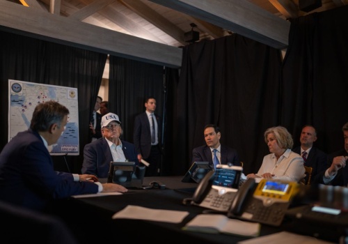 Biały Dom publikuje już historyczne zdjęcia ze sztabu operacji 