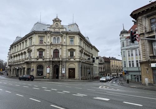 Historyczne ciekawostki: Spór o teatr?