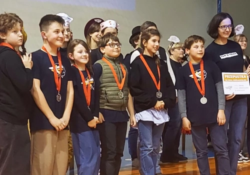 Uczniowie SP im. św. Franciszka w Legnicy przeszli do ogólnopolskiego finału konkursu Odyseja Umysłu