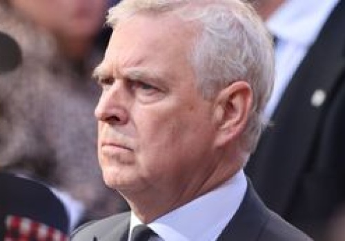 Były książę Andrzej w dwuznacznej sytuacji z mężczyzną. Przyłapała go żona