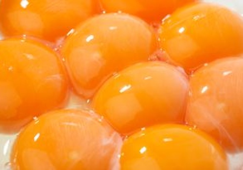 Wbijam do miseczki i zalewam oliwą. Kremowe smarowidło do chleba w pół godziny