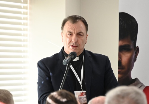 Debata o diakonacie stałym. Caritas, czyli posługa miłości – wciąż do odkrycia