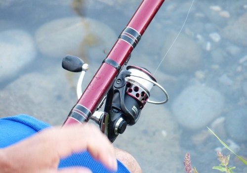 74-letni wędkarz utonął po załamaniu lodu na jeziorze