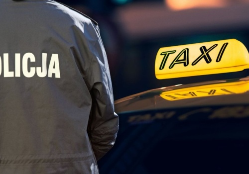 Kontrole policji w przewozach osób po bójce na Woli. Rynek aplikacji pod lupą służb